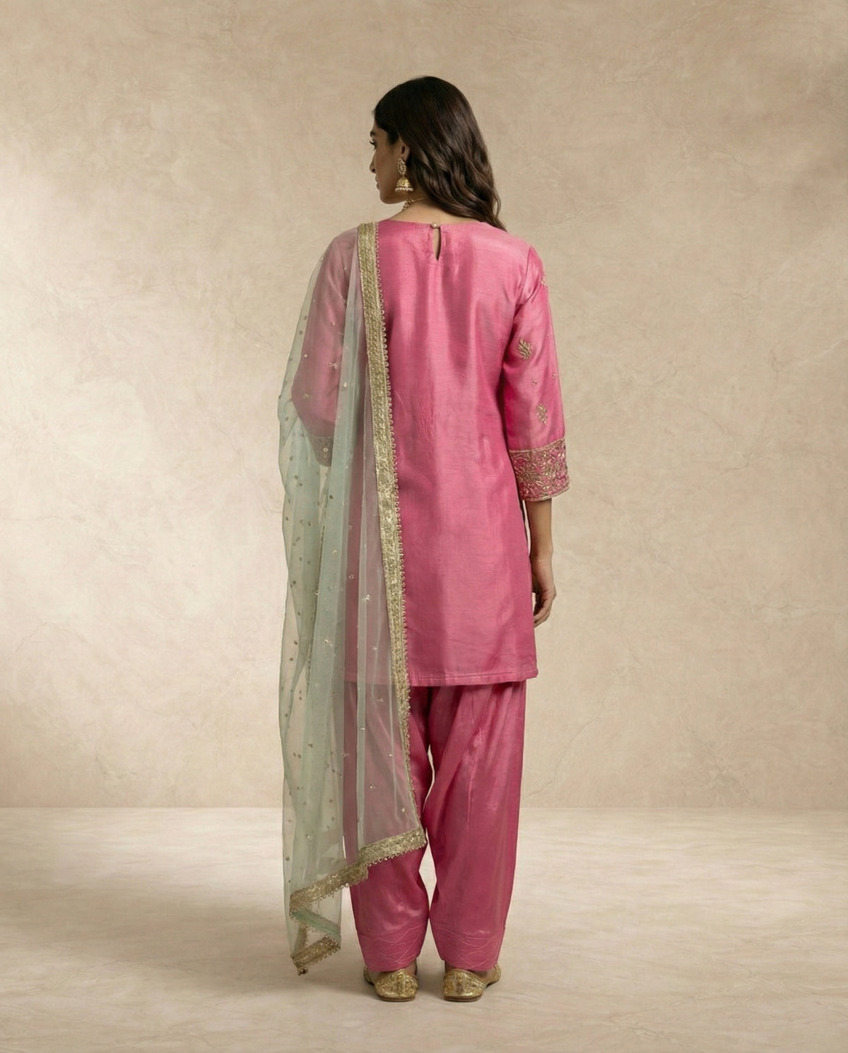 Gold zari-style floral hand embroidery on the HANIYA pink silk kurta by Neha Sharma Label.