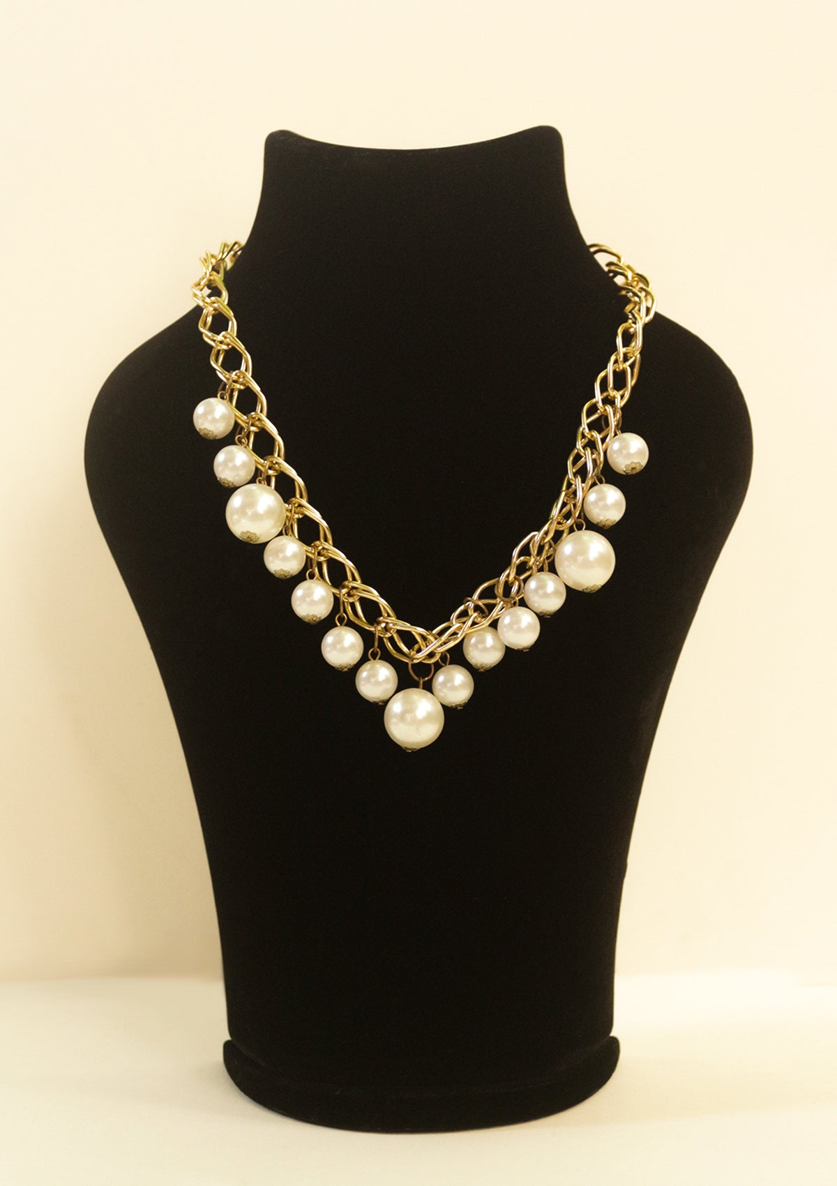 Baubles necklace