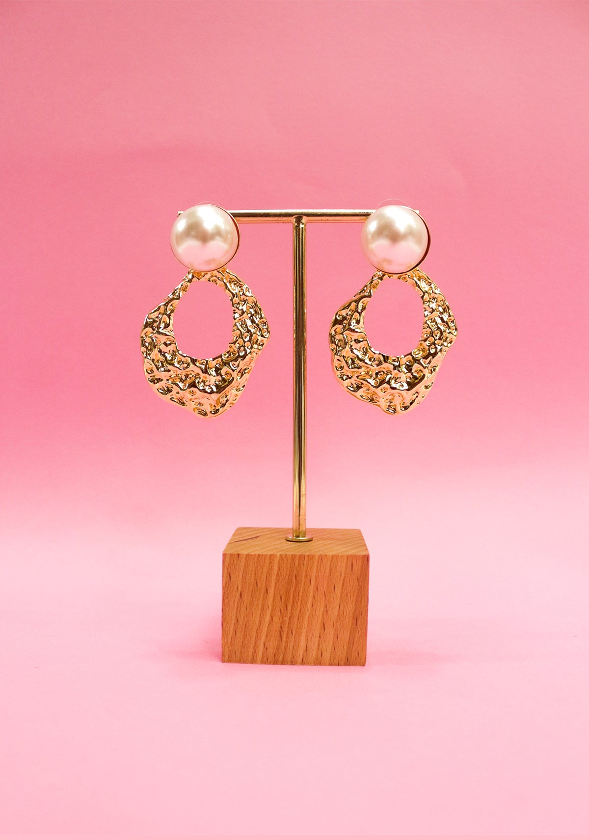 Pearl drop earrings